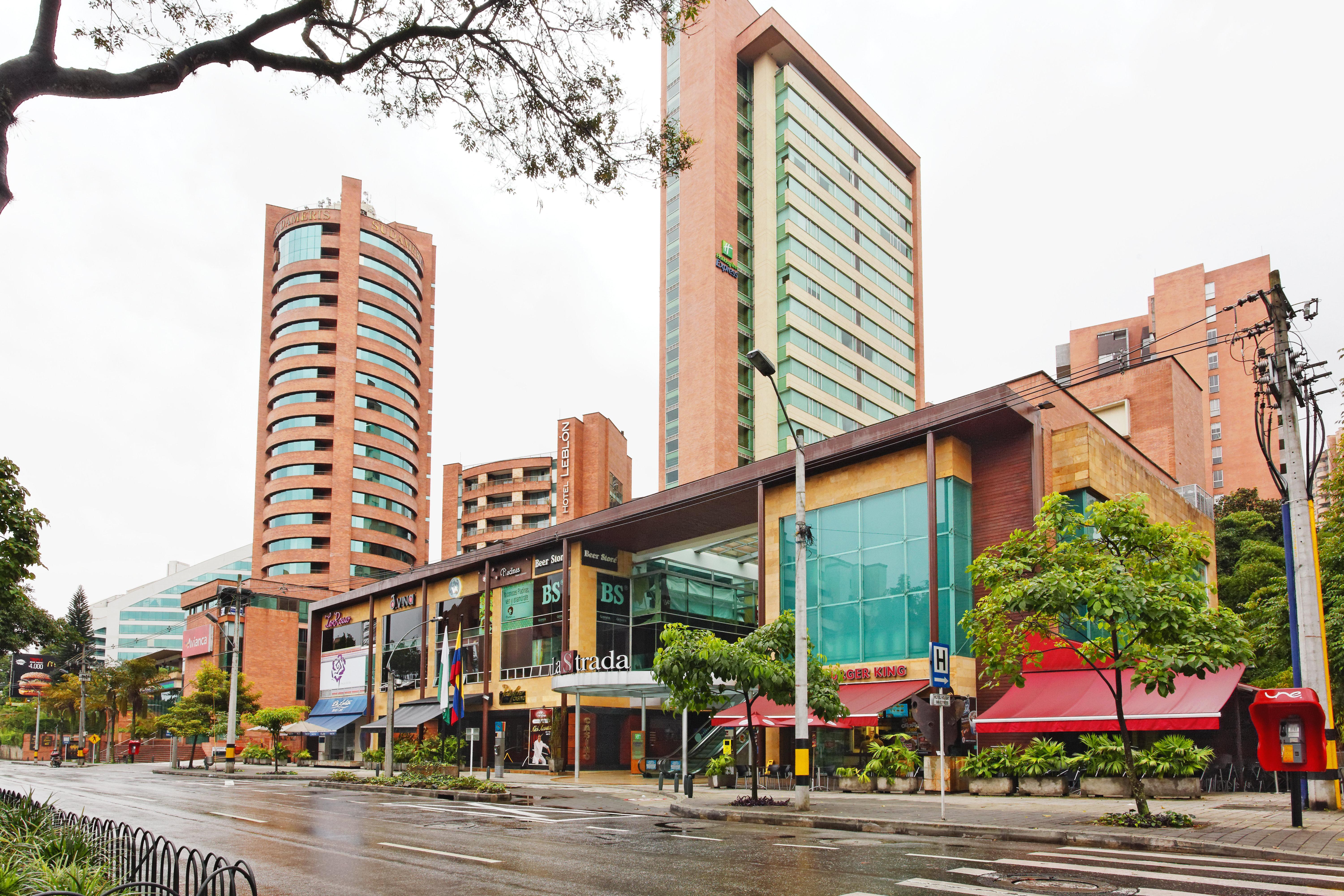 Hotel Holiday Inn Express & Suites Medellin By Ihg Luaran gambar
