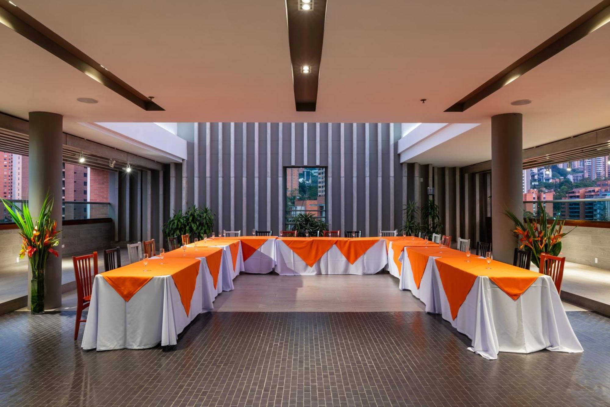 Hotel Holiday Inn Express & Suites Medellin By Ihg Luaran gambar