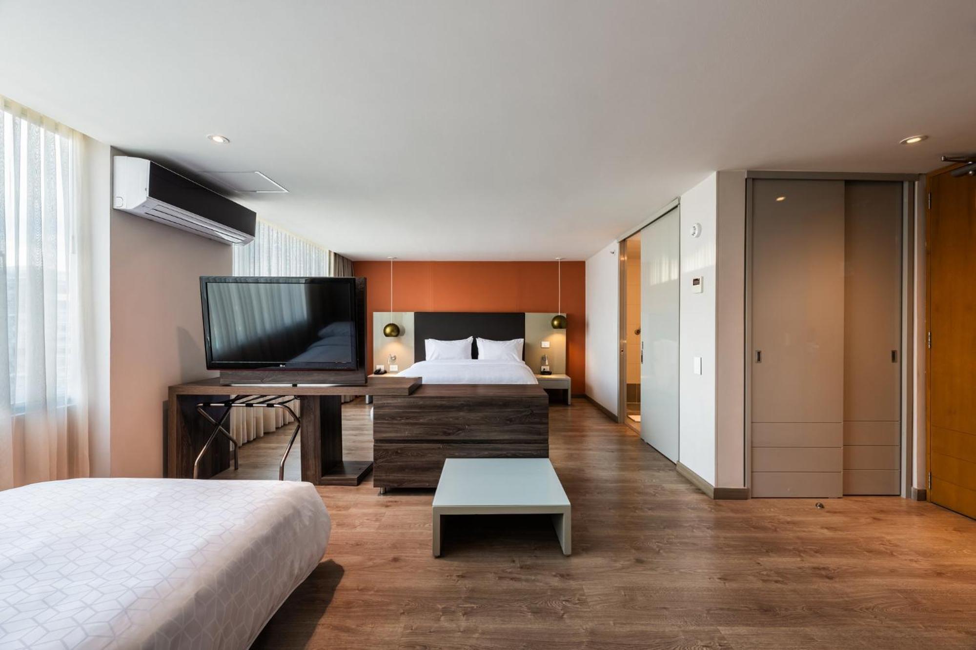 Hotel Holiday Inn Express & Suites Medellin By Ihg Luaran gambar