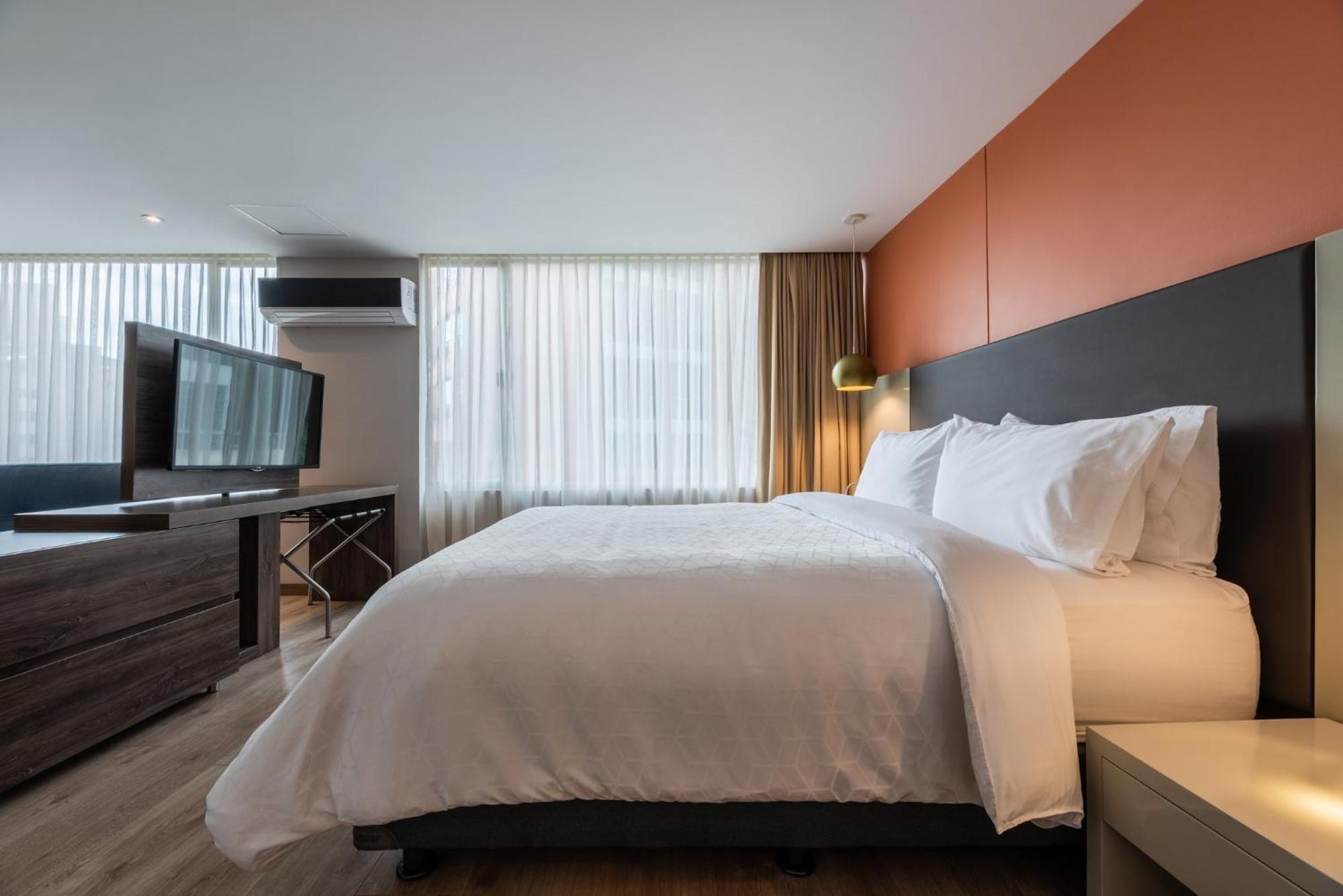 Hotel Holiday Inn Express & Suites Medellin By Ihg Luaran gambar