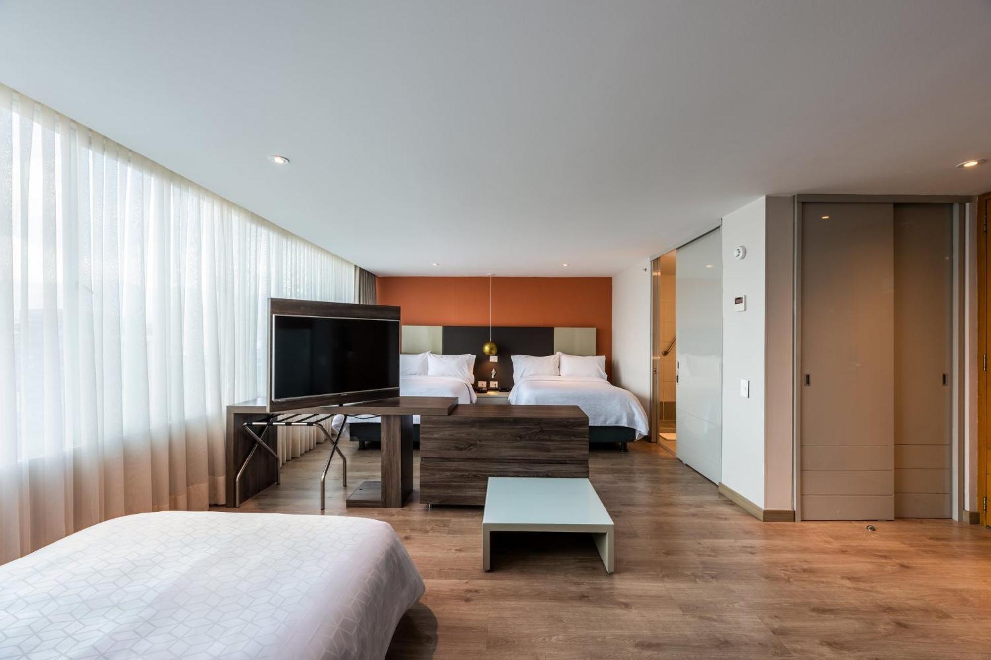 Hotel Holiday Inn Express & Suites Medellin By Ihg Luaran gambar